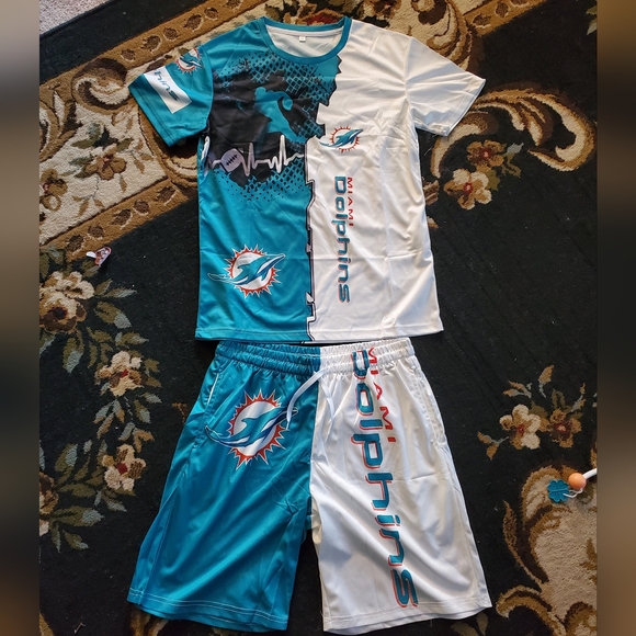 Miami Dolphins shorts and shirt - Picture 4 of 4